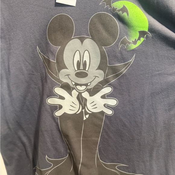 NWT Disney Mickey Mouse Halloween Vampire Shirt - Gray Juniors W XL - Picture 3 of 6